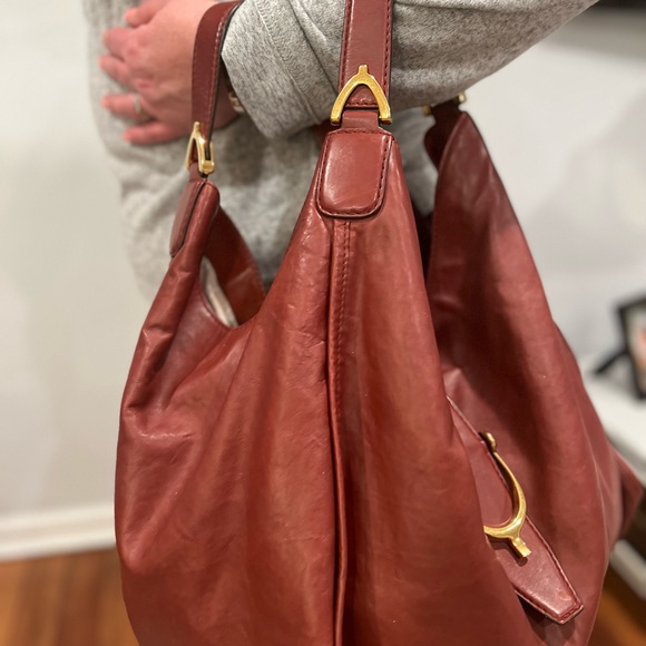 ❤️🔥GUCCI❤️🔥 HOBOS DARK BURGUNDY COLOR SHOULDER OR HAND BAG. - Picture 16 of 16